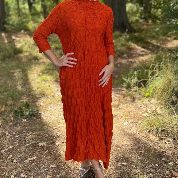 NWT-Dress Like an Angel Textured Dress - Picture 2 of 2